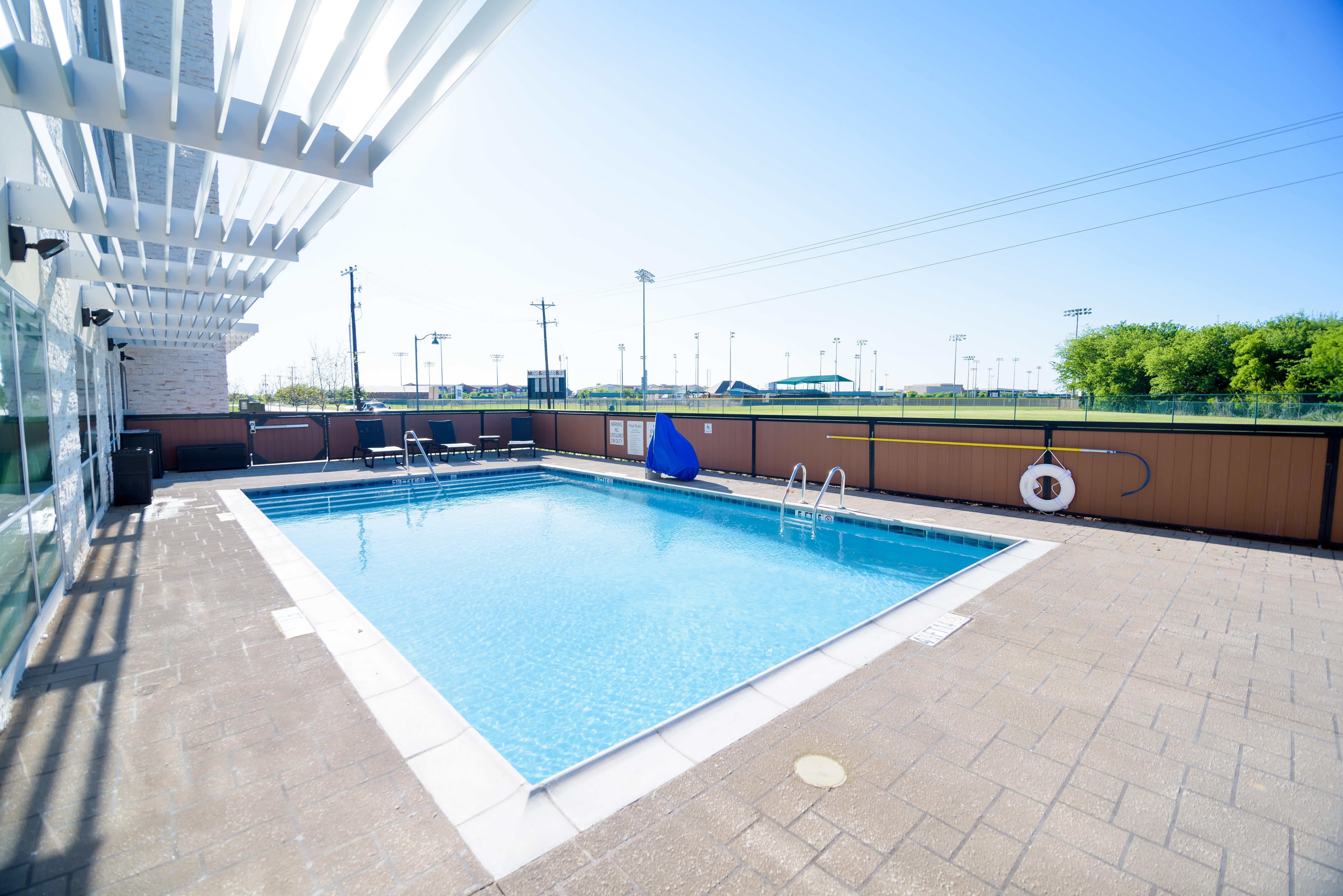 Holiday Inn Express & Suites Mckinney - Frisco East By Ihg Экстерьер фото
